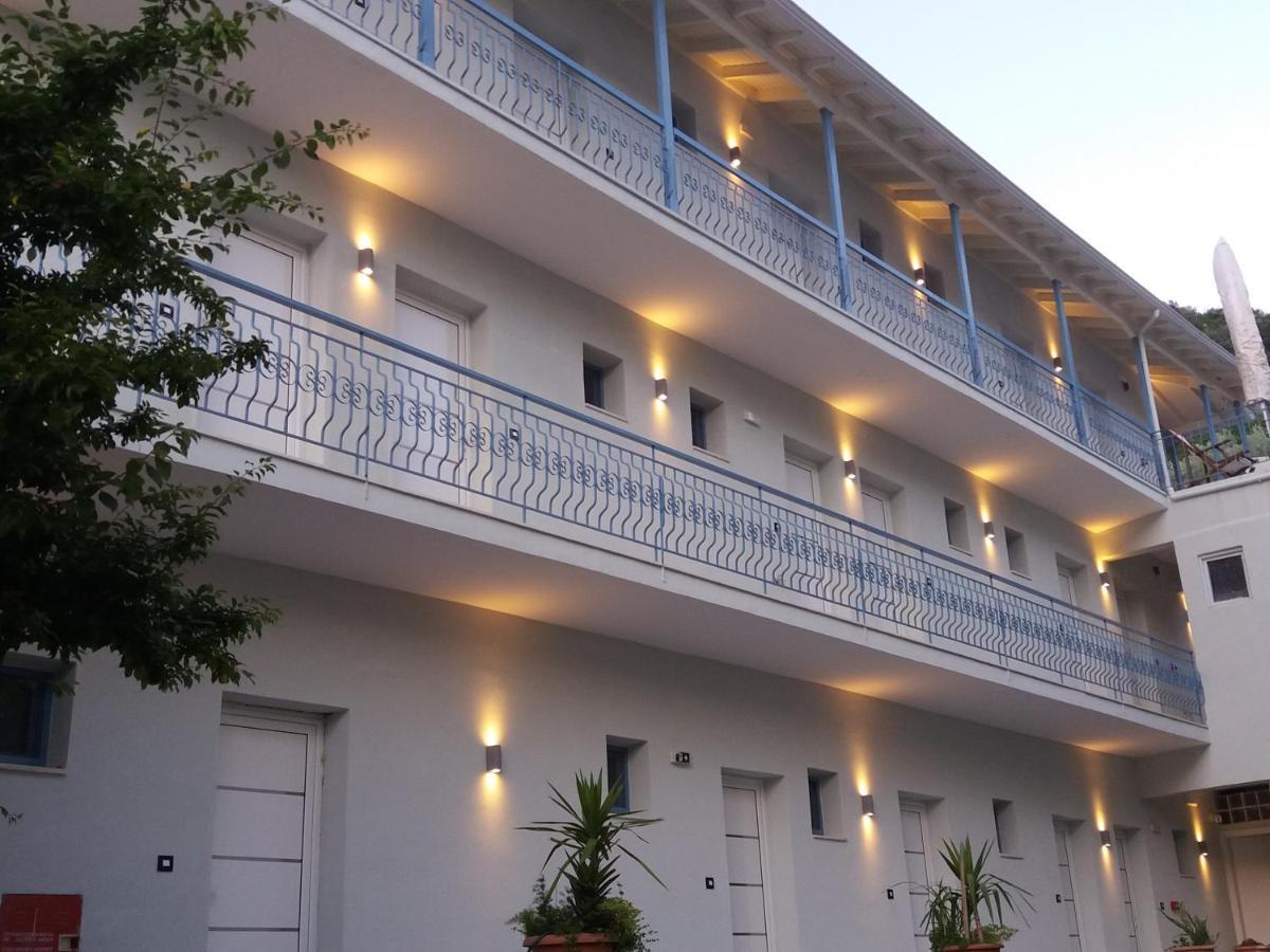 Akrotiri Bed and breakfast